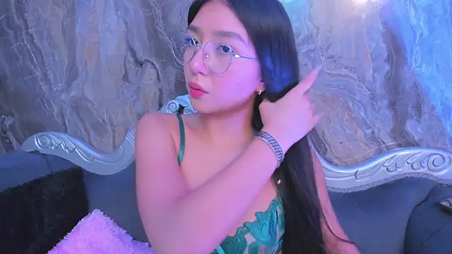 sydney miller  online show from December 2025 11:24:02 PM