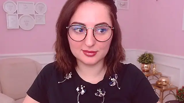 NoraSimons online show from March 2026 05:21:02 AM