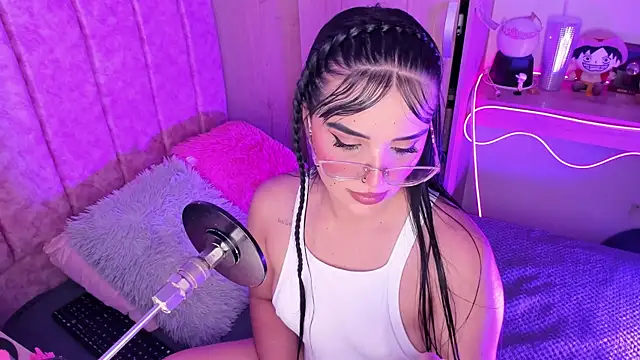 Snapshot of laana_foxx chatting on July 2026 10:46:02 PM laana foxx online show from July 2026 10:46:02 PM