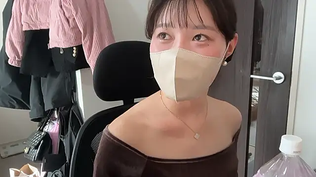 Snapshot of karenchaaan chatting on March 2026 05:31:02 AM karenchaaan online show from March 2026 05:31:02 AM