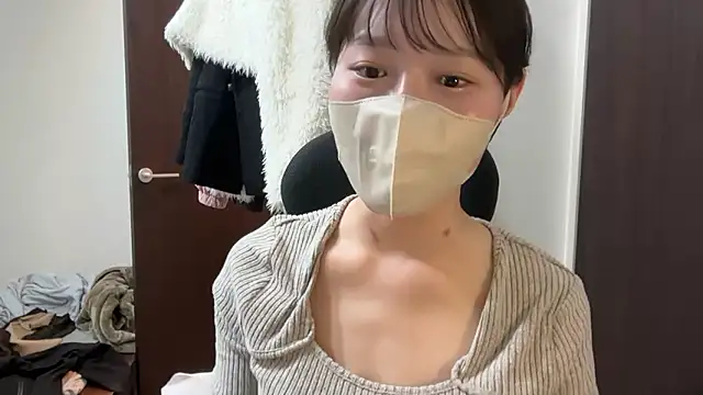 Snapshot of karenchaaan chatting on March 2026 07:47:02 AM karenchaaan online show from March 2026 07:47:02 AM