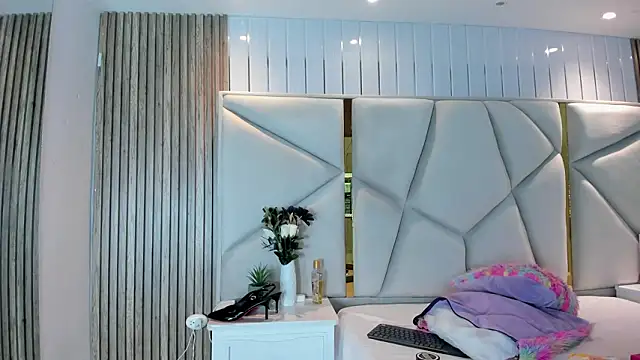 SweetKata  online show from February 2026 07:12:01 PM