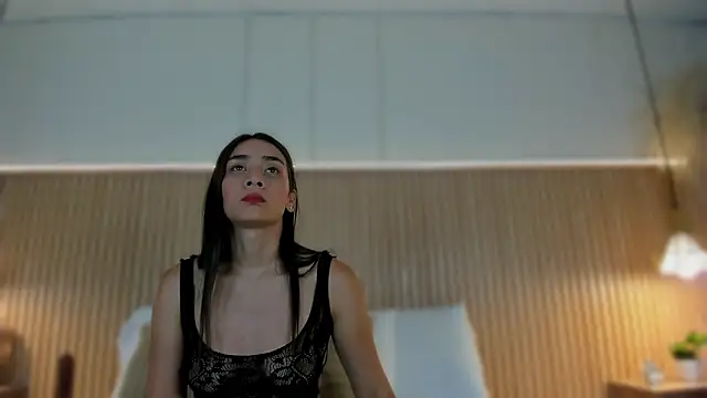 NahimiThompson online show from March 2026 07:40:02 PM