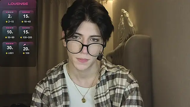 Snapshot of Oliver_star_boy_ chatting on January 2026 05:17:02 PM Oliver star boy online show from January 2026 05:17:02 PM