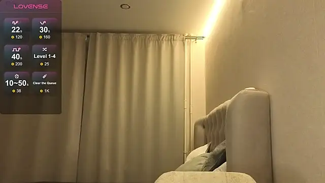 Snapshot of Oliver_star_boy_ chatting on February 2026 04:57:02 PM Oliver star boy online show from February 2026 04:57:02 PM