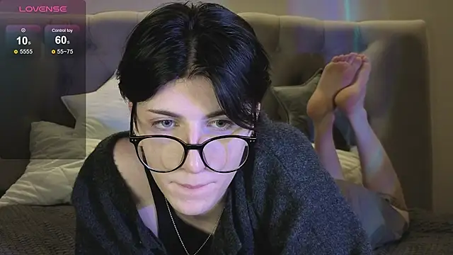 Snapshot of Oliver_star_boy_ chatting on February 2026 09:52:01 PM Oliver star boy online show from February 2026 09:52:01 PM