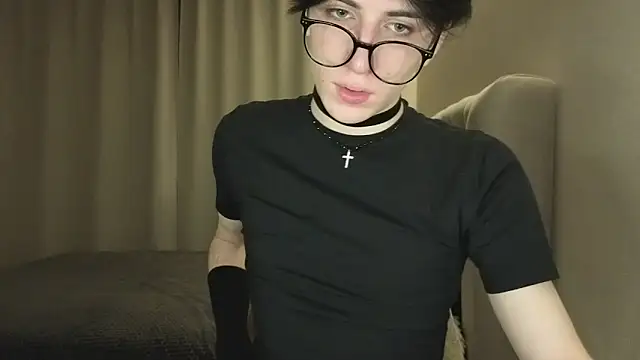 Snapshot of Oliver_star_boy_ chatting on February 2026 05:28:01 PM Oliver star boy online show from February 2026 05:28:01 PM