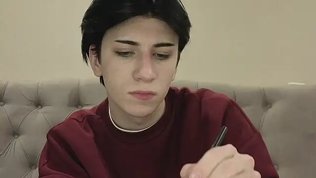 Snapshot of Oliver_star_boy_ chatting on February 2026 03:42:01 PM Oliver star boy online show from February 2026 03:42:01 PM