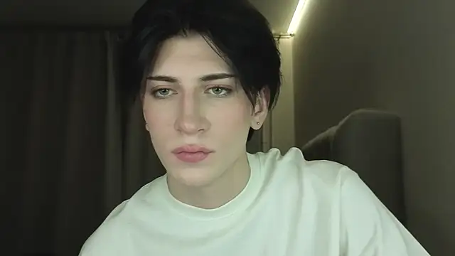 Snapshot of Oliver_star_boy_ chatting on March 2026 09:42:02 PM Oliver star boy online show from March 2026 09:42:02 PM