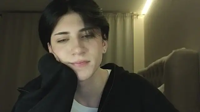 Snapshot of Oliver_star_boy_ chatting on March 2026 08:37:02 PM Oliver star boy online show from March 2026 08:37:02 PM