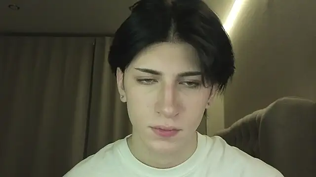 Snapshot of Oliver_star_boy_ chatting on March 2026 12:03:01 AM Oliver star boy online show from March 2026 12:03:01 AM