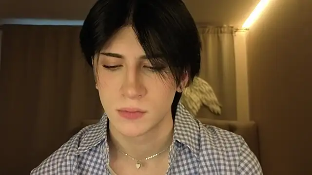 Snapshot of Oliver_star_boy_ chatting on April 2026 02:06:02 PM Oliver star boy online show from April 2026 02:06:02 PM