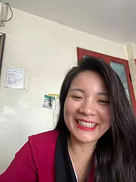 Bee Yellow00 online show from June 2026 01:52:02 AM