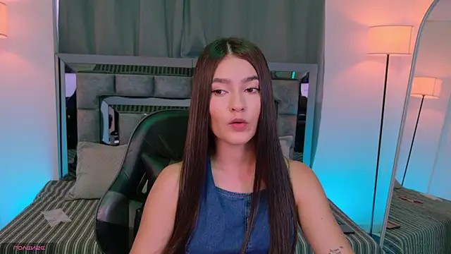 Bella Clark2 online show from April 2026 09:01:01 PM