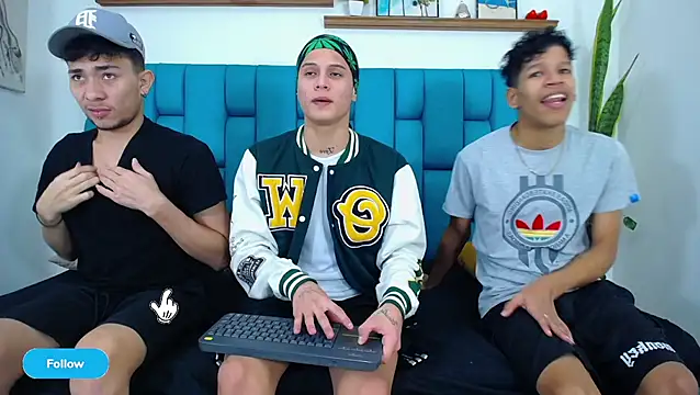 Hot Boys Latinos X online show from April 2026 05:05:02 PM