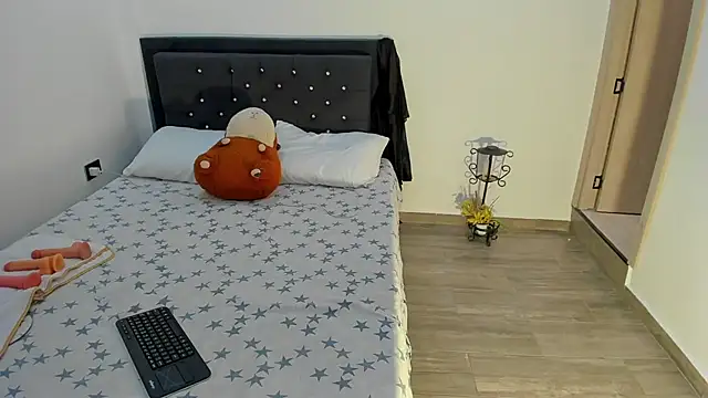 phenixpink22 online show from July 2026 05:18:01 AM
