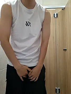 Snapshot of yuta_00 chatting on July 2026 03:47:01 PM yuta 00 online show from July 2026 03:47:01 PM