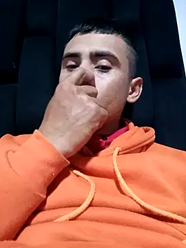 robinhd1234 online show from February 2026 11:44:01 PM