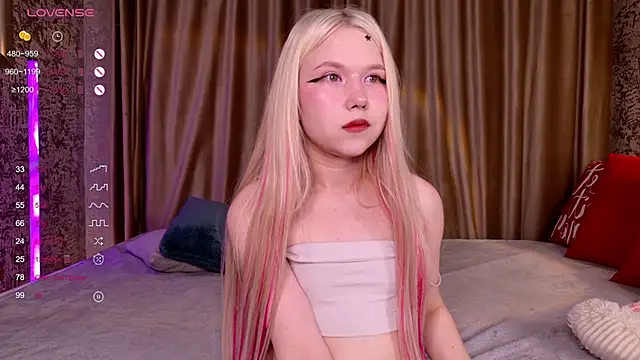 VivieSunn online show from April 2026 03:20:01 PM