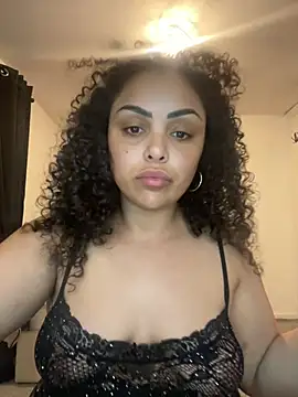 Snapshot of CaramelCarmenxox chatting on April 2026 09:48:01 PM CaramelCarmenxox online show from April 2026 09:48:01 PM