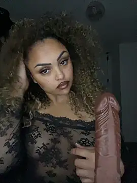Snapshot of CaramelCarmenxox chatting on June 2026 09:25:02 PM CaramelCarmenxox online show from June 2026 09:25:02 PM