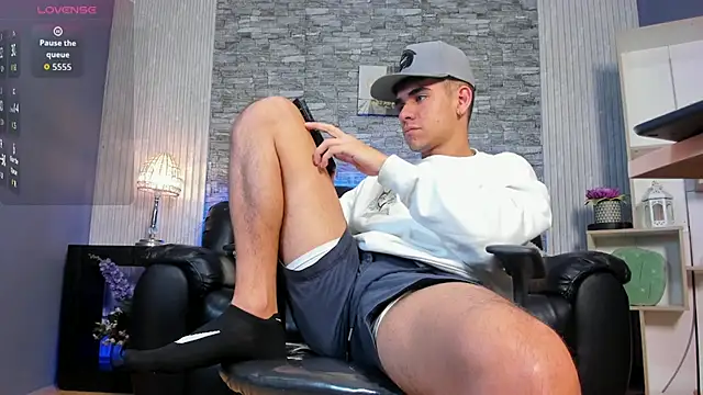 zack joness18 online show from March 2026 05:46:01 AM