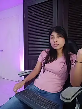 YeseniaRodriguez3 online show from April 2026 12:32:01 PM