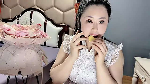 yaoyao22678 online show from April 2026 02:18:01 AM