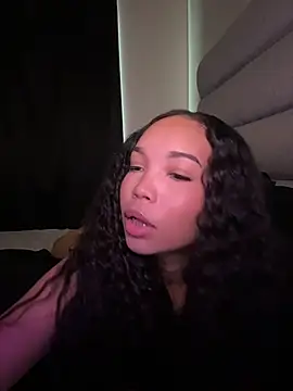 nikkiloveee online show from February 2026 07:52:02 PM