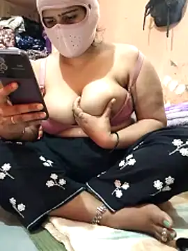 Snapshot of CUTE-GIRL-1 chatting on February 2026 04:23:02 PM CUTE-GIRL-1 online show from February 2026 04:23:02 PM