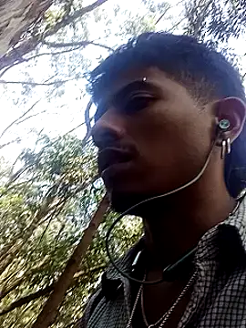 SkinniYamo online show from March 2026 07:18:02 PM