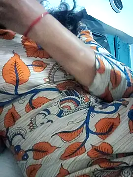 Hot-Rubyy online show from April 2026 10:15:01 AM