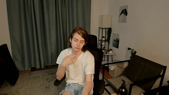 AvenGlow online show from February 2026 05:23:01 AM