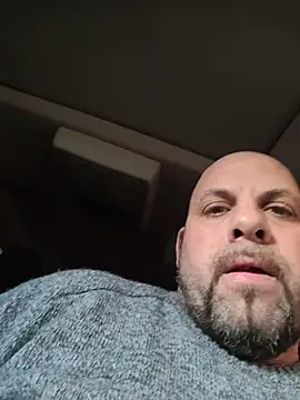 Snapshot of Tincho1051 chatting on June 2026 05:52:01 PM Tincho1051 online show from June 2026 05:52:01 PM