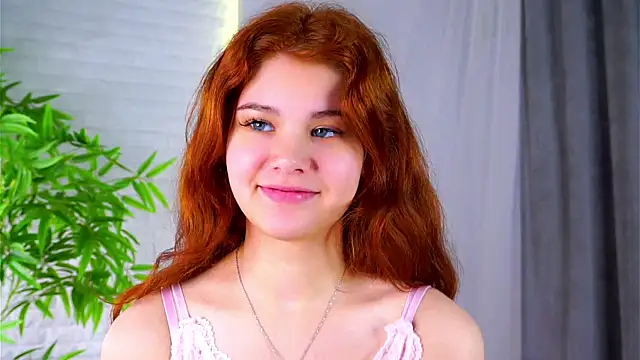 YettaCalabria online show from April 2026 12:20:01 PM