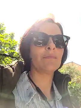 Piediniecollant online show from April 2026 10:17:02 AM