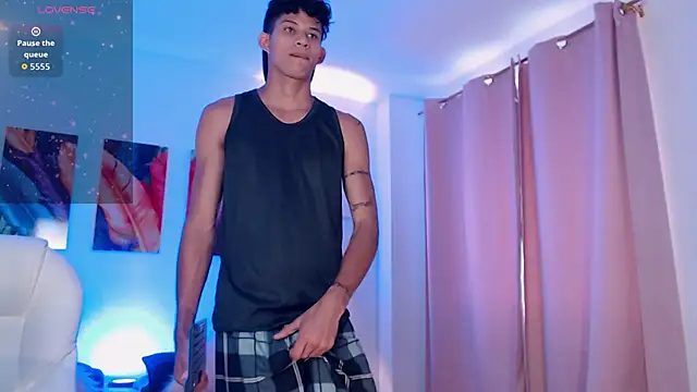 KamiSuarez online show from March 2026 06:44:02 PM