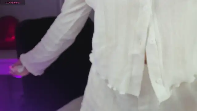 R I N A online show from April 2026 01:08:01 AM