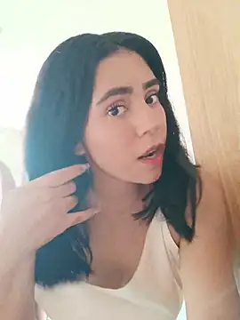 Snapshot of Sara-215 chatting on May 2026 01:40:01 PM Sara-215 online show from May 2026 01:40:01 PM