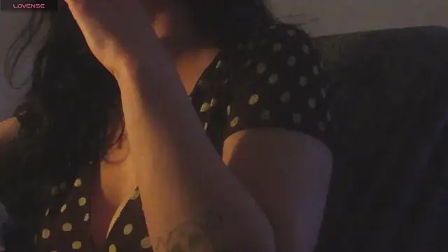 adeux2 online show from April 2026 10:45:02 PM