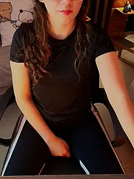 milena kiitty online show from April 2026 11:37:01 AM