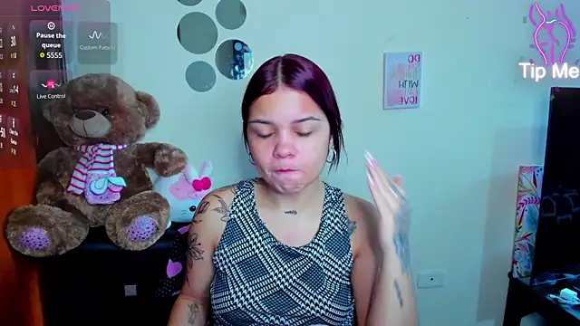 Emma boo online show from April 2026 04:48:01 PM