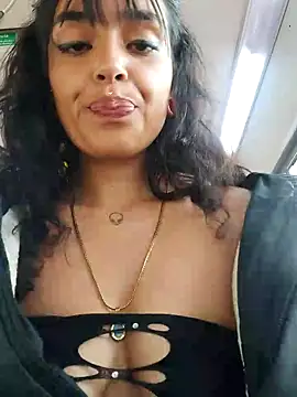 Moon And Sunn online show from November 2025 01:55:01 PM