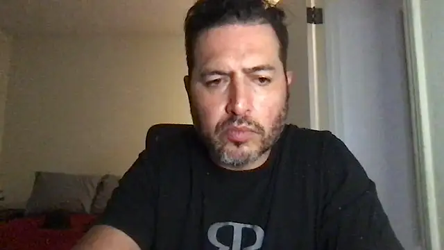 ezrah23 online show from November 2025 06:40:01 PM