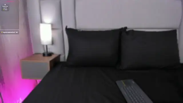 Snapshot of lexiee__ chatting on April 2026 12:18:01 PM lexiee online show from April 2026 12:18:01 PM