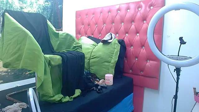 Snapshot of Lucile_Carrie chatting on June 2026 10:15:01 AM Lucile Carrie online show from June 2026 10:15:01 AM