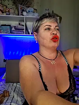 Snapshot of MilkySky chatting on April 2026 06:47:02 PM MilkySky online show from April 2026 06:47:02 PM
