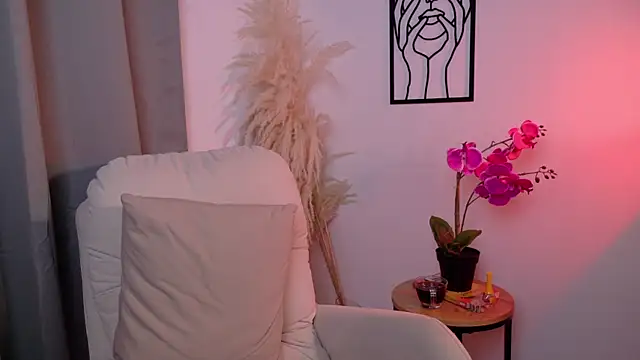 SeleneNova online show from April 2026 04:12:02 PM