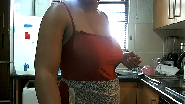 Snapshot of NewBeginnings8 chatting on May 2026 01:38:02 PM NewBeginnings8 online show from May 2026 01:38:02 PM