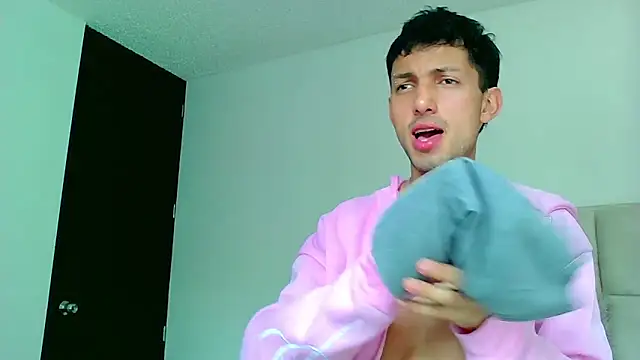 dylan drakee online show from January 2026 04:09:01 PM